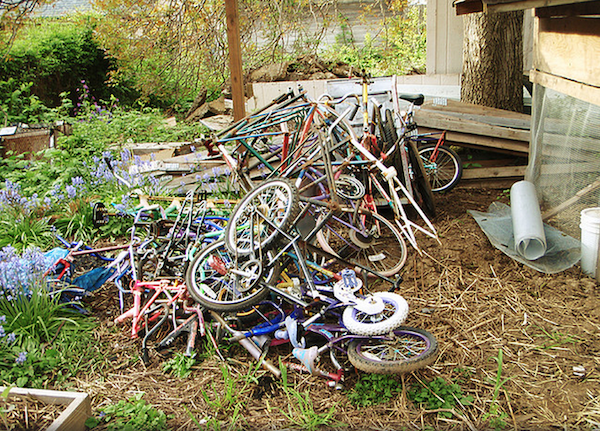 Keeping bikes and parts out of the landfill is an important aspect of a bike kitchen. Credit: Gabriel Amadeus (CC)